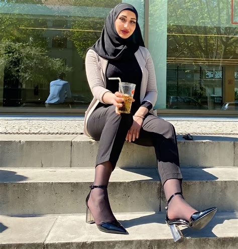 hijab pantyhose